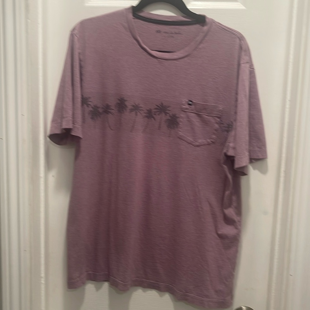 Travis Mathew t- shirt